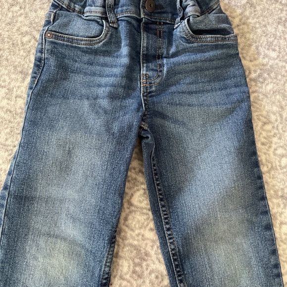 Boys OshKosh B’gosh Straight Leg Jeans 💙 - Picture 4 of 7